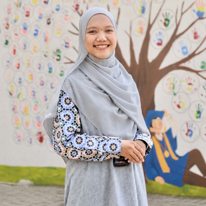 Zakiyah Salsabila Syafhil, S.E., M.Ed.